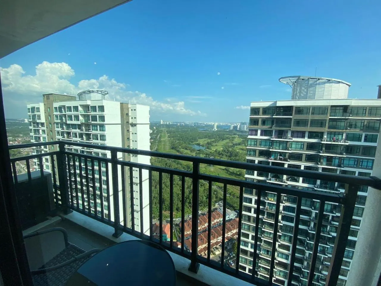 Vesta Homes, Molek Regency With Golf View, Johor Bahru, Mid Valley Malesia